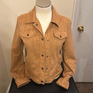 EUC tan faux suede fringe jacket. Small